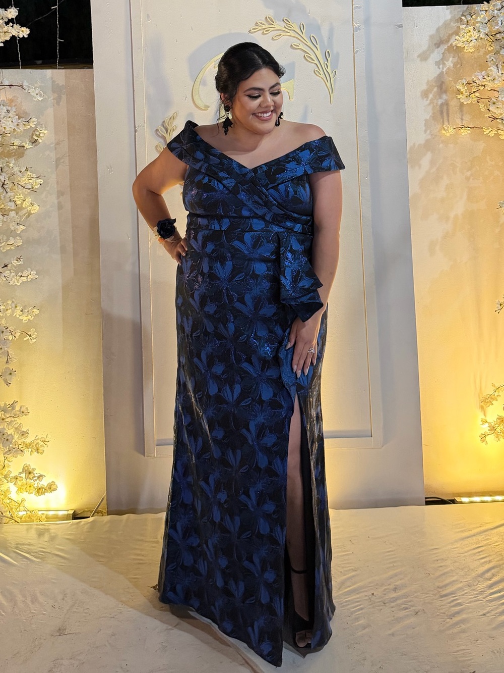 Adrianna Papell 18W Plus Size Floral Jacquard Off-The-Shoulder Gown